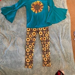 Girls super cute outfit.